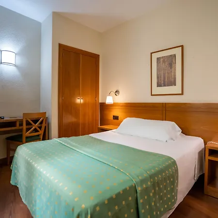 Hotel Yit Conquista De