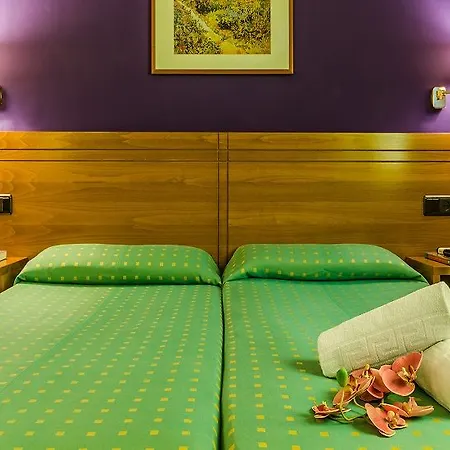 Hotel Yit Conquista De