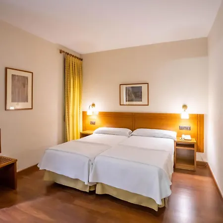 Отель Yit Conquista De