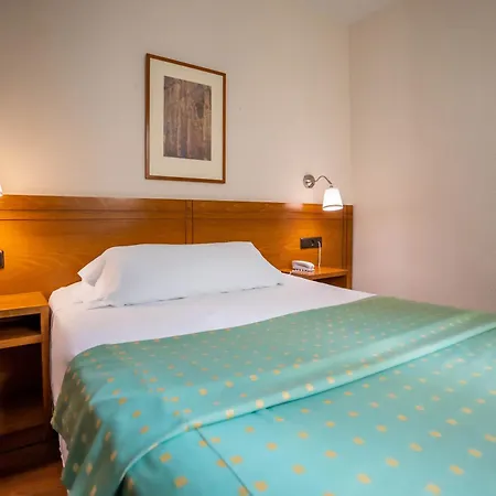 Отель Yit Conquista De Толедо