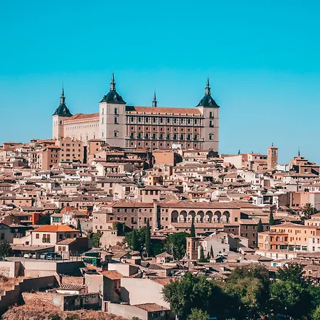 Отель Yit Conquista De