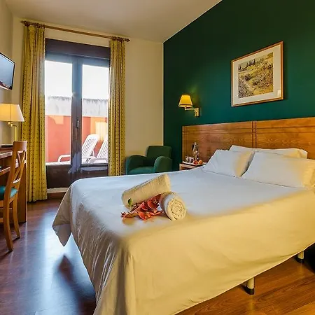 Yit Conquista De Отель 3*