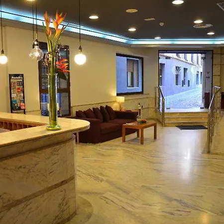 Отель Yit Conquista De